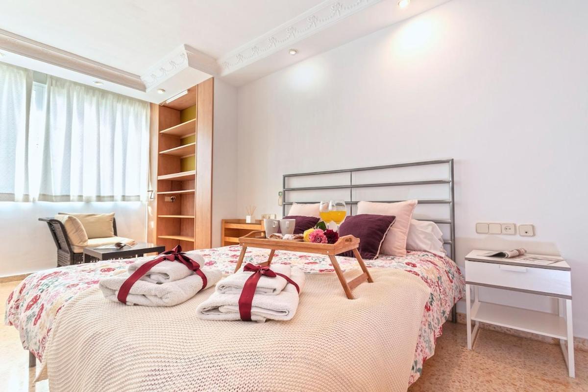 -Malagasunapts- West Beach Malaga Seafood & Relax Εξωτερικό φωτογραφία