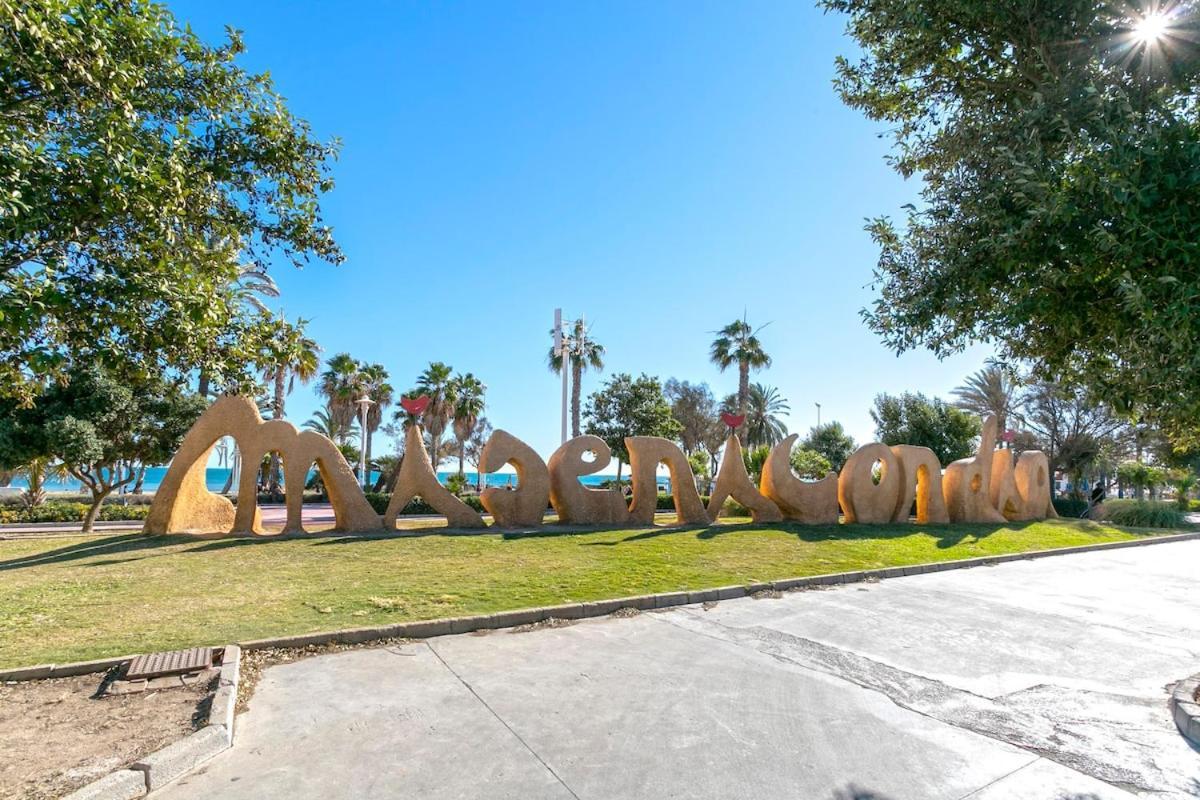 -Malagasunapts- West Beach Malaga Seafood & Relax Εξωτερικό φωτογραφία