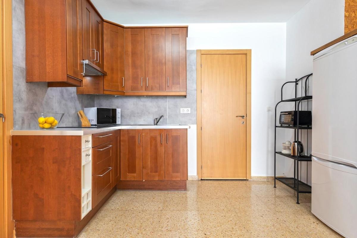-Malagasunapts- West Beach Malaga Seafood & Relax Εξωτερικό φωτογραφία