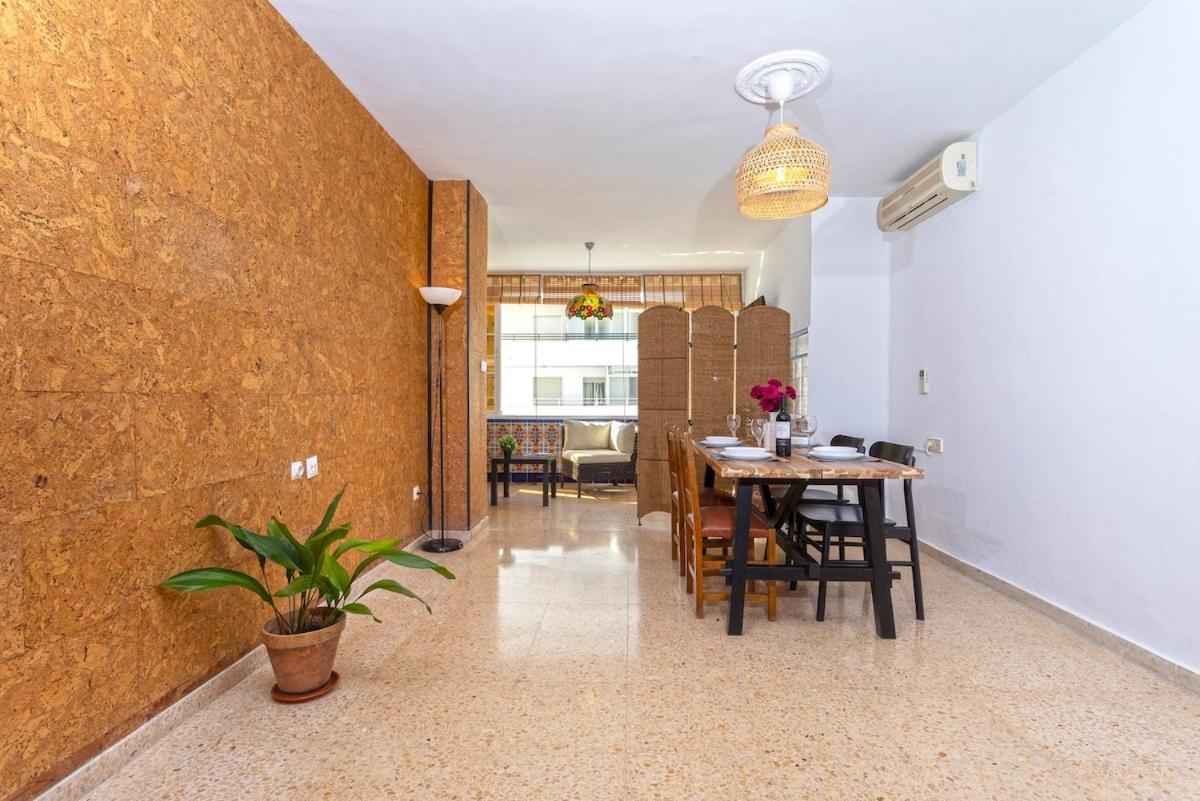 -Malagasunapts- West Beach Malaga Seafood & Relax Εξωτερικό φωτογραφία